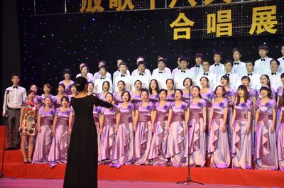 五月的鲜花——记免费足球直播
“放歌十八大、聚焦中国梦”合唱比赛