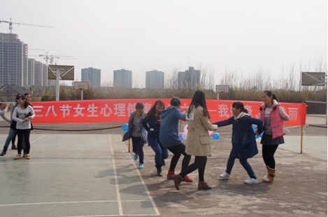 免费足球直播
女生节活动顺利举行