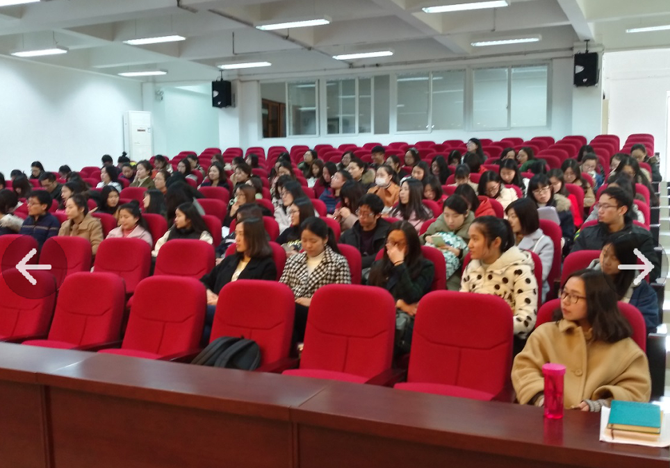 免费足球直播
召开2017年度研究生年级大会