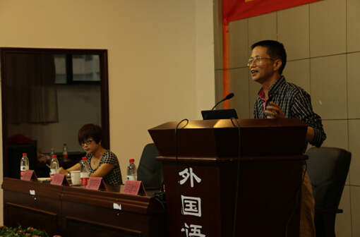 免费足球直播
2014级新生家长见面会顺利举行