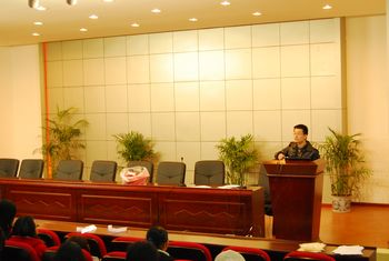 回顾•前瞻——免费足球直播
2009级新学期年级大会顺利举行
