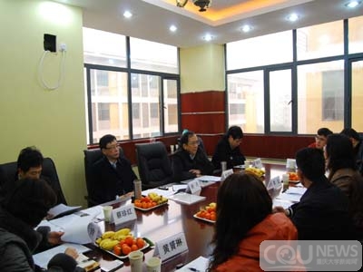 林建华校长到免费足球直播
与学院领导班子座谈