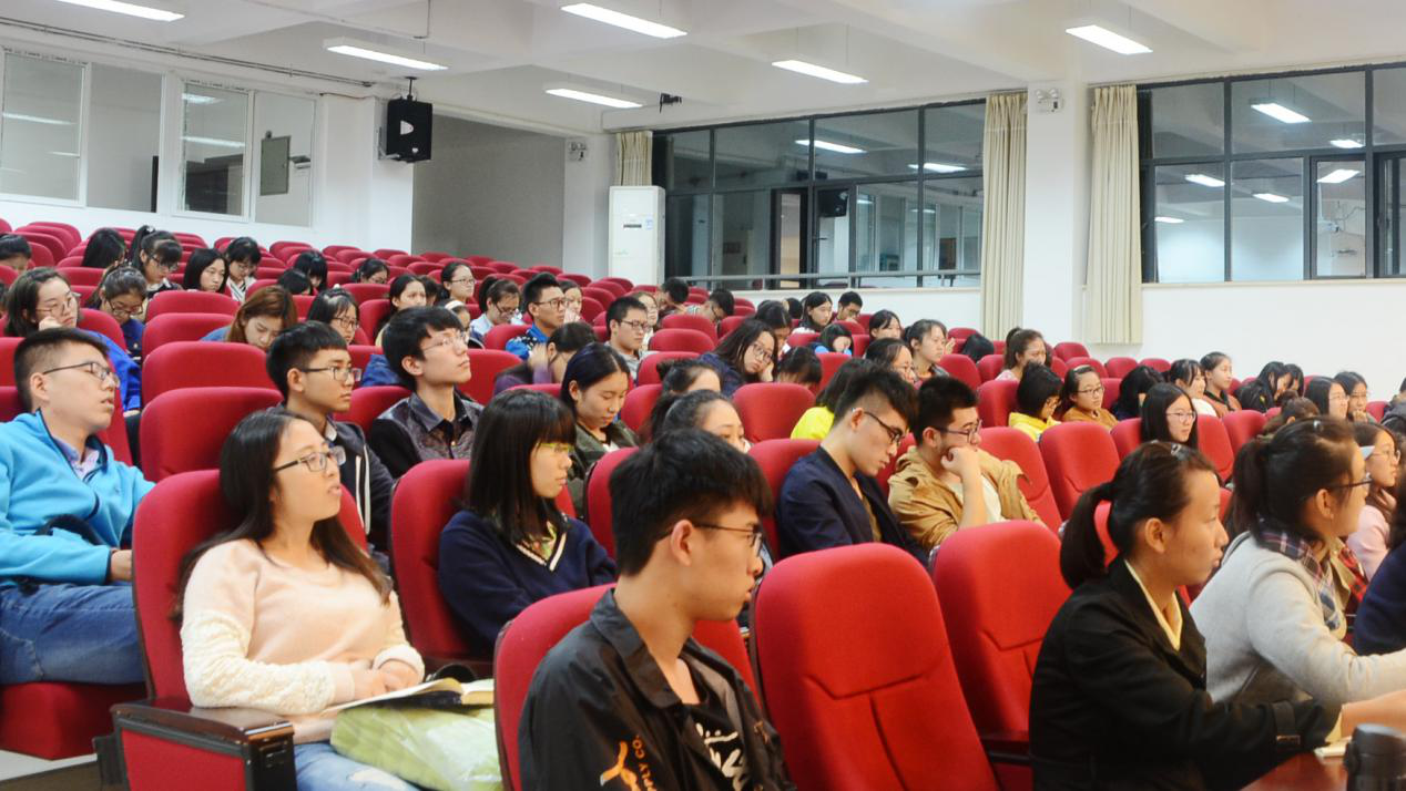 免费足球直播
团委学生会2016级干事新闻培训大会顺利举行