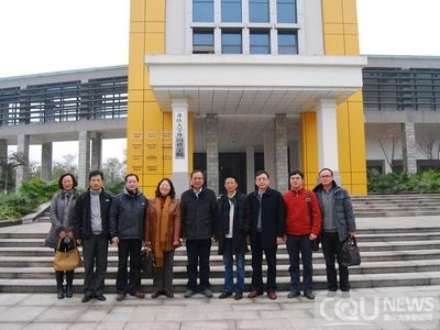 林建华校长到免费足球直播
与学院领导班子座谈