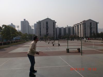 庆快乐节日,强团队体魄——免费足球直播
学生工作办公室第一届羽毛球赛顺利举行